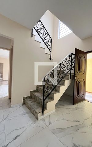 Casa para alugar com 210m², 4 quartos e 2 vagas Casa para alugar com 210m², 4 quartos e 2 vagasHall de entrada