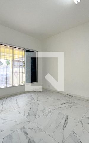 Casa para alugar com 210m², 4 quartos e 2 vagas Casa para alugar com 210m², 4 quartos e 2 vagasSala