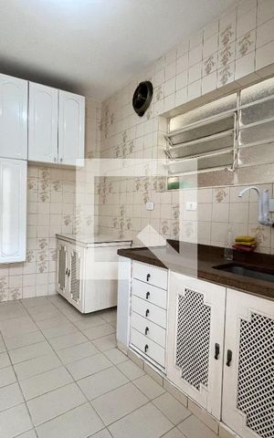 Casa para alugar com 210m², 4 quartos e 2 vagas Casa para alugar com 210m², 4 quartos e 2 vagasCozinha