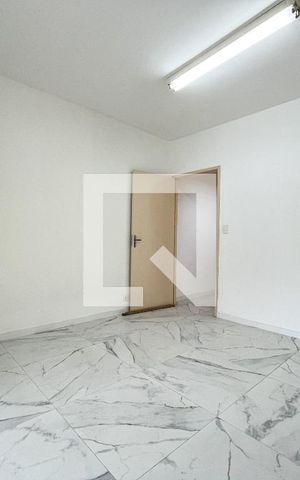 Casa para alugar com 210m², 4 quartos e 2 vagas Casa para alugar com 210m², 4 quartos e 2 vagasSala