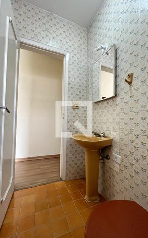 Casa para alugar com 210m², 4 quartos e 2 vagas Casa para alugar com 210m², 4 quartos e 2 vagasBanheiro Corredor