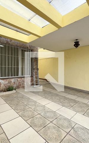 Casa para alugar com 210m², 4 quartos e 2 vagas Casa para alugar com 210m², 4 quartos e 2 vagasGaragem