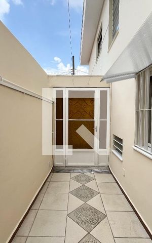 Casa para alugar com 210m², 4 quartos e 2 vagas Casa para alugar com 210m², 4 quartos e 2 vagasCorredor