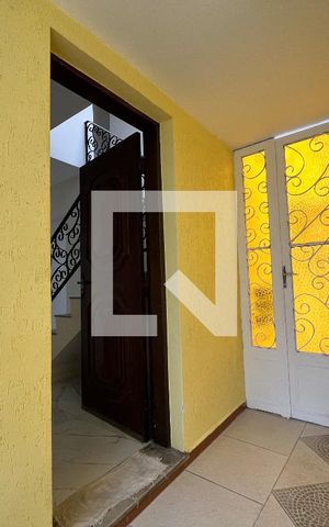 Casa para alugar com 210m², 4 quartos e 2 vagas Casa para alugar com 210m², 4 quartos e 2 vagasEntrada