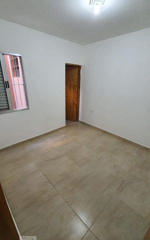 Casa para alugar com 40m², 1 quarto e sem vagaSuíte