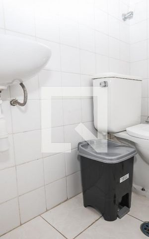 Apartamento à venda com 79m², 2 quartos e 2 vagas Apartamento à venda com 79m², 2 quartos e 2 vagasBanheiro de Serviço