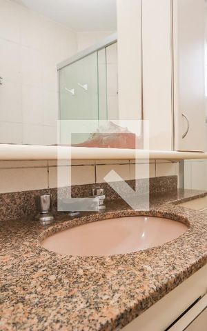Apartamento à venda com 79m², 2 quartos e 2 vagas Apartamento à venda com 79m², 2 quartos e 2 vagasBanheiro da Suite