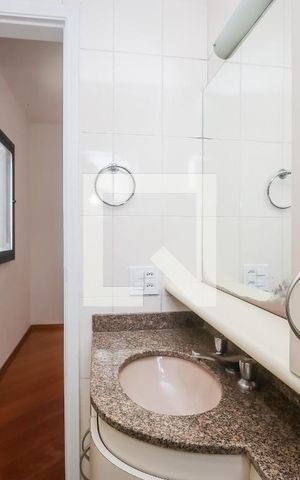Apartamento à venda com 79m², 2 quartos e 2 vagas Apartamento à venda com 79m², 2 quartos e 2 vagasBanheiro da Suite