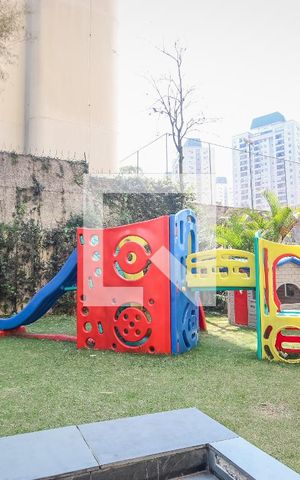 Apartamento à venda com 79m², 2 quartos e 2 vagas Apartamento à venda com 79m², 2 quartos e 2 vagasÁrea comum - Playground