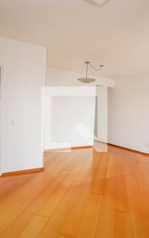 Apartamento à venda com 79m², 2 quartos e 2 vagas Apartamento à venda com 79m², 2 quartos e 2 vagasSala
