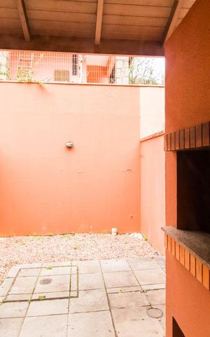 Casa de condomínio à venda com 110m², 3 quartos e 2 vagas
