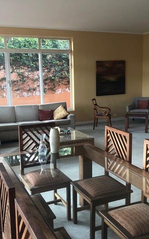Casa para alugar com 440m², 4 quartos e 3 vagas Casa para alugar com 440m², 4 quartos e 3 vagasSala Jantar