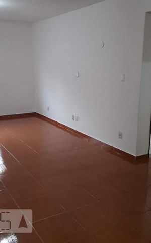 Studio para alugar com 56m², 1 quarto e sem vaga Studio para alugar com 56m², 1 quarto e sem vagaSala