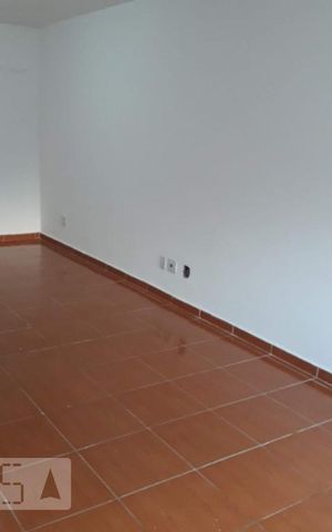 Studio para alugar com 56m², 1 quarto e sem vaga Studio para alugar com 56m², 1 quarto e sem vagaSala