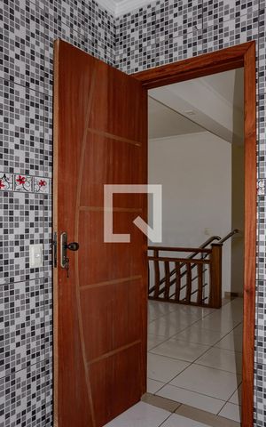 Casa à venda com 197m², 4 quartos e 3 vagas Casa à venda com 197m², 4 quartos e 3 vagasBanheiro 2