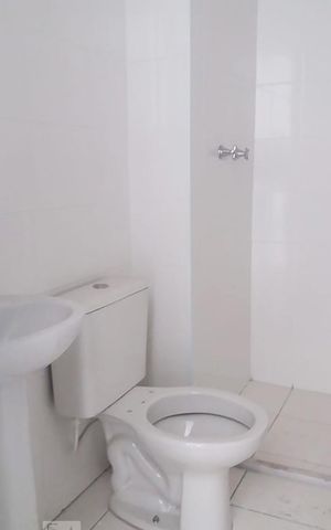 Apartamento à venda com 35m², 1 quarto e sem vaga Apartamento à venda com 35m², 1 quarto e sem vagaDetalhe banheiro