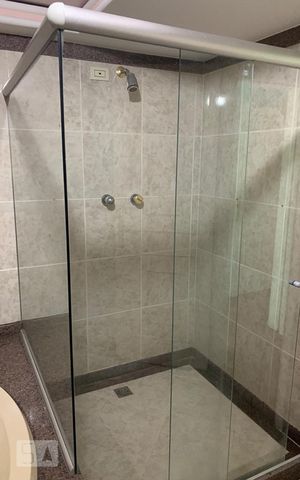 Apartamento para alugar com 700m², 4 quartos e 3 vagas Apartamento para alugar com 700m², 4 quartos e 3 vagasBanheiro da Suite
