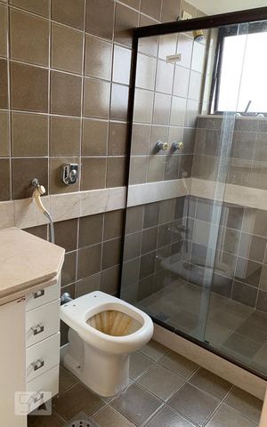 Apartamento para alugar com 700m², 4 quartos e 3 vagas Apartamento para alugar com 700m², 4 quartos e 3 vagasBanheiro da Suite