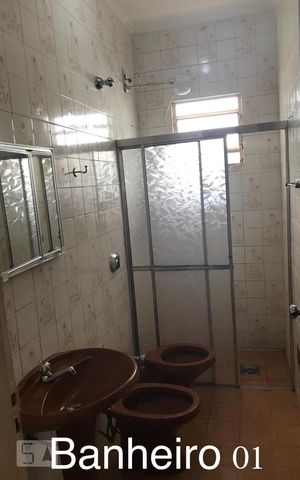Casa para alugar com 130m², 3 quartos e 2 vagas Casa para alugar com 130m², 3 quartos e 2 vagasbanheiro