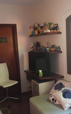Casa à venda com 450m², 4 quartos e 6 vagas Casa à venda com 450m², 4 quartos e 6 vagasAquecedor