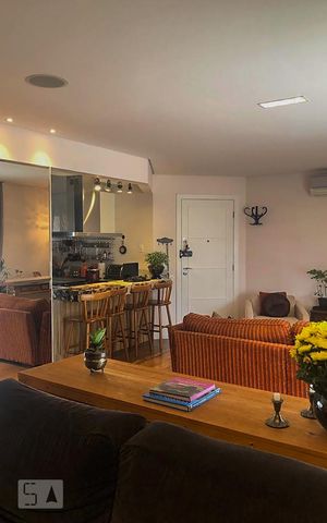 Apartamento à venda com 135m², 3 quartos e 2 vagas Apartamento à venda com 135m², 3 quartos e 2 vagasSala