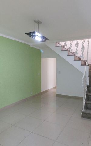Casa para alugar com 130m², 4 quartos e 2 vagas Casa para alugar com 130m², 4 quartos e 2 vagasSala