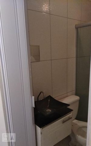 Casa à venda com 82m², 2 quartos e sem vaga Casa à venda com 82m², 2 quartos e sem vagaBanheiro Social
