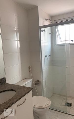 Apartamento para alugar com 160m², 3 quartos e 3 vagas Apartamento para alugar com 160m², 3 quartos e 3 vagasBanheiro da suíte 1