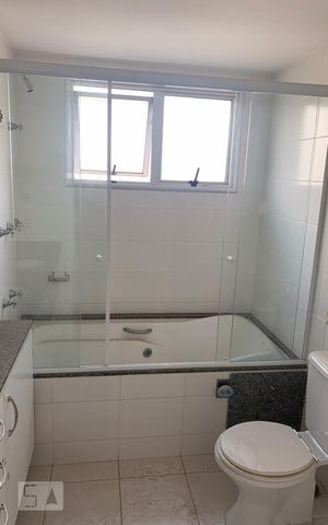 Apartamento para alugar com 160m², 3 quartos e 3 vagas Apartamento para alugar com 160m², 3 quartos e 3 vagasBanheiro da suíte 2