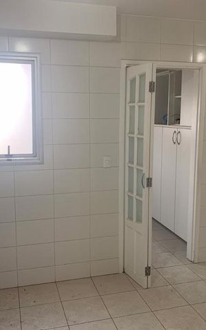 Apartamento para alugar com 160m², 3 quartos e 3 vagas Apartamento para alugar com 160m², 3 quartos e 3 vagasCozinha