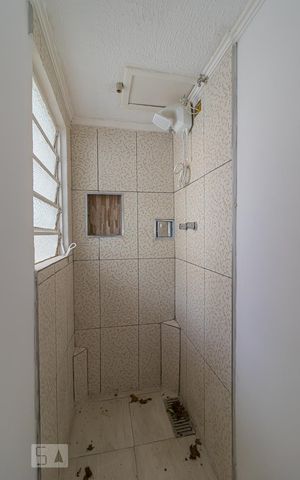 Casa à venda com 190m², 3 quartos e 2 vagas Casa à venda com 190m², 3 quartos e 2 vagasBanheiro Edícula