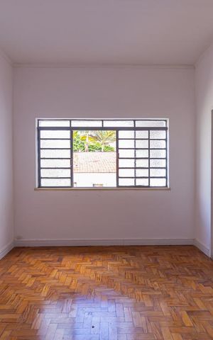 Casa à venda com 190m², 3 quartos e 2 vagas Casa à venda com 190m², 3 quartos e 2 vagasSala de Jantar
