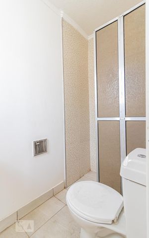 Casa à venda com 190m², 3 quartos e 2 vagas Casa à venda com 190m², 3 quartos e 2 vagasBanheiro de Serviço