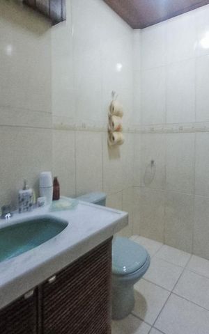 Casa para alugar com 180m², 4 quartos e sem vagaBanheiro