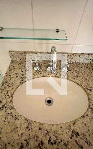 Apartamento para alugar com 53m², 2 quartos e 1 vaga Apartamento para alugar com 53m², 2 quartos e 1 vagaBanheiro
