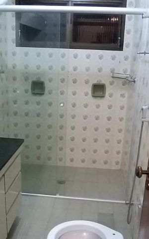 Casa à venda com 240m², 3 quartos e 2 vagas Casa à venda com 240m², 3 quartos e 2 vagasBanheiro 1