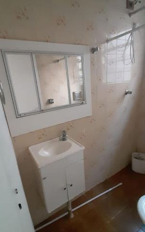 Casa à venda com 70m², 2 quartos e sem vagaBanheiro