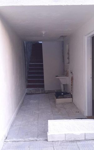 Casa à venda com 70m², 2 quartos e sem vagaÁrea de Serviço