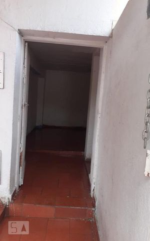 Casa para alugar com 60m², 1 quarto e sem vaga Casa para alugar com 60m², 1 quarto e sem vagaCorredor
