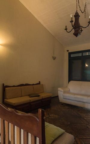 Casa à venda com 252m², 3 quartos e 2 vagas Casa à venda com 252m², 3 quartos e 2 vagasSala