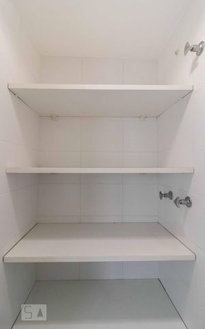 Apartamento à venda com 126m², 3 quartos e 2 vagas Apartamento à venda com 126m², 3 quartos e 2 vagasBanheiro de Serviço