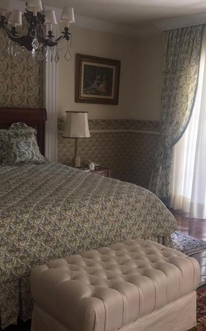 Casa à venda com 700m², 4 quartos e 3 vagas Casa à venda com 700m², 4 quartos e 3 vagasQuarto
