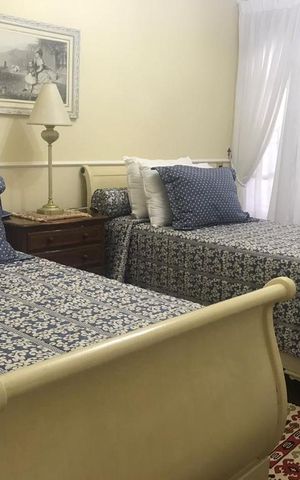 Casa à venda com 700m², 4 quartos e 3 vagas Casa à venda com 700m², 4 quartos e 3 vagasQuarto
