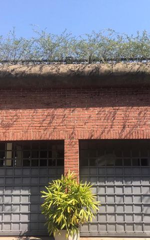 Casa à venda com 700m², 4 quartos e 3 vagas Casa à venda com 700m², 4 quartos e 3 vagasFachada
