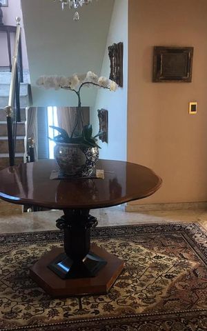 Casa à venda com 700m², 4 quartos e 3 vagas Casa à venda com 700m², 4 quartos e 3 vagasDetalhe Sala