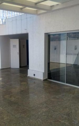 Apartamento à venda com 540m², 4 quartos e 4 vagas Apartamento à venda com 540m², 4 quartos e 4 vagasVaranda