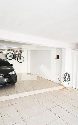 Casa à venda com 380m², 5 quartos e 4 vagas Casa à venda com 380m², 5 quartos e 4 vagasGaragem