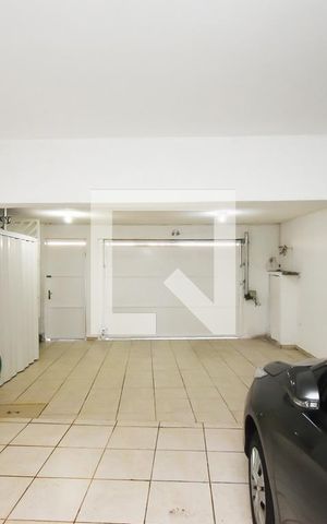 Casa à venda com 380m², 5 quartos e 4 vagas Casa à venda com 380m², 5 quartos e 4 vagasGaragem