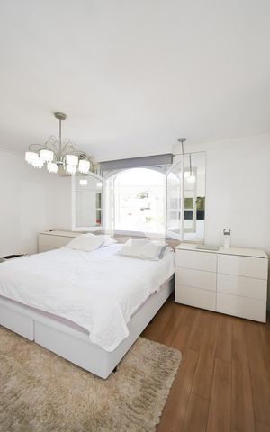 Casa à venda com 380m², 5 quartos e 4 vagas Casa à venda com 380m², 5 quartos e 4 vagasSuíte 1