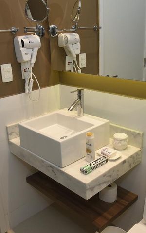 Apartamento para alugar com 77m², 2 quartos e 1 vagaBanheiro do Quarto Suite 2